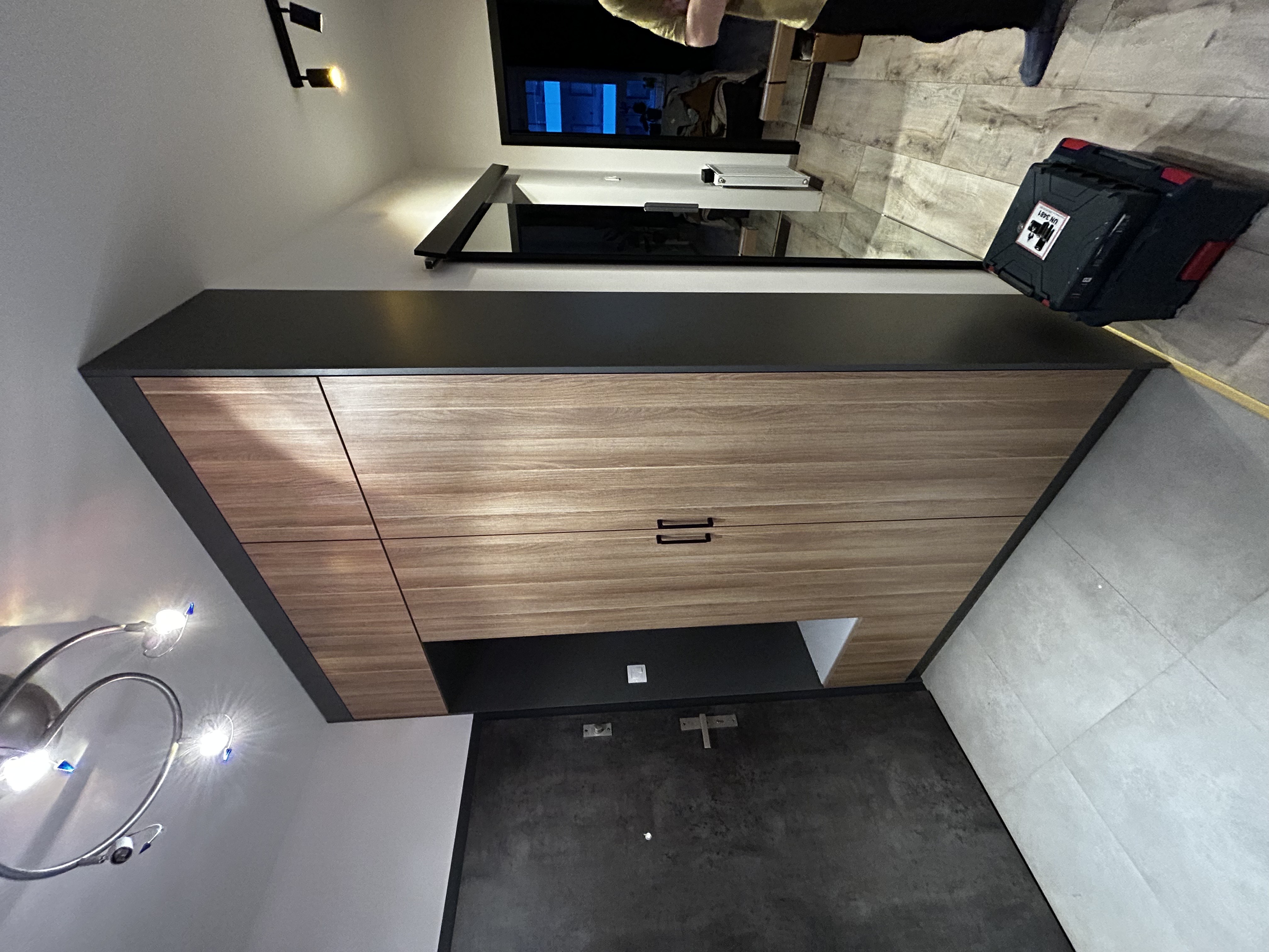 Ręcznie wykonana szafa