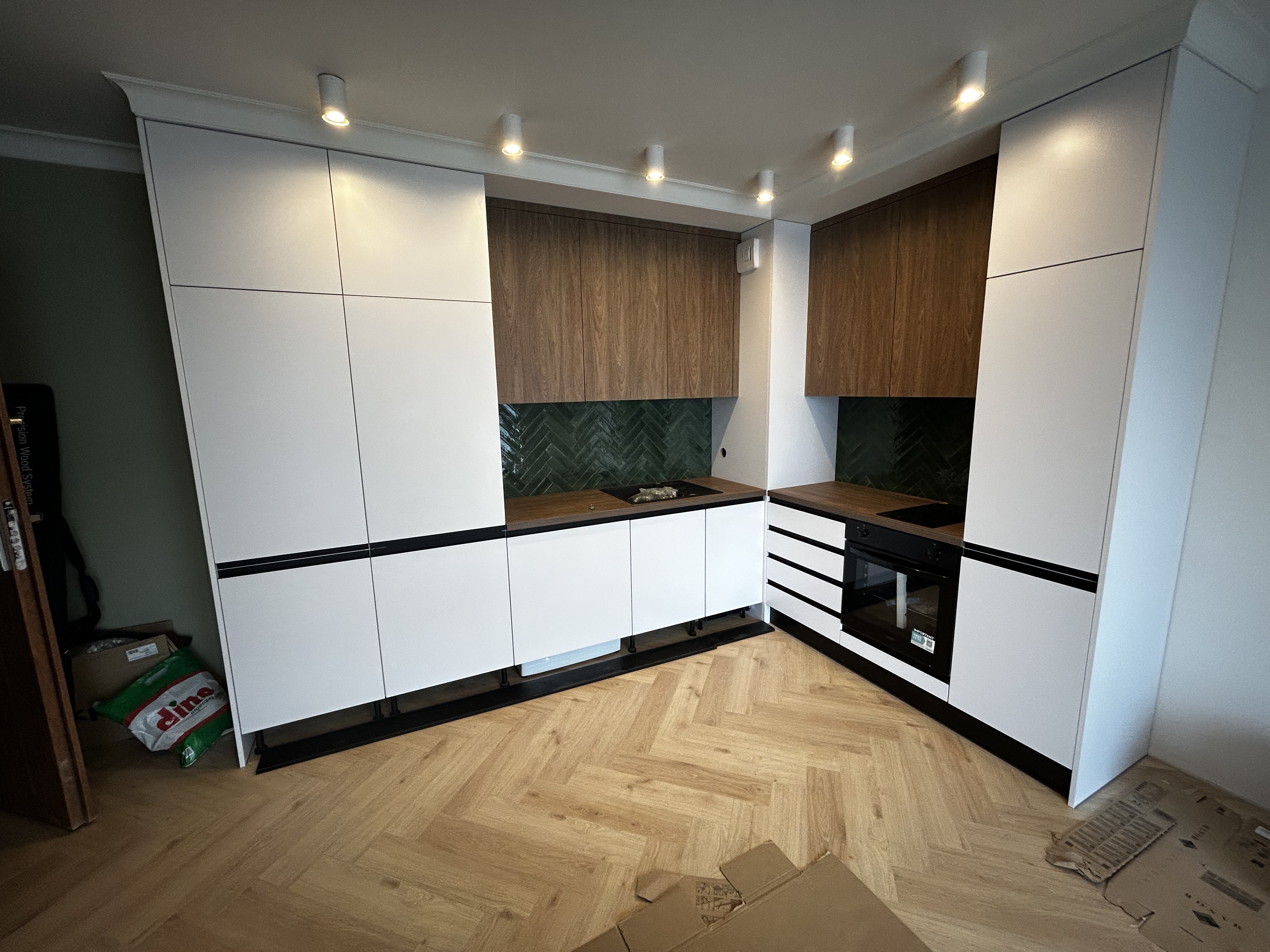 Kuchnia w bloku w nowoczesnym stylu